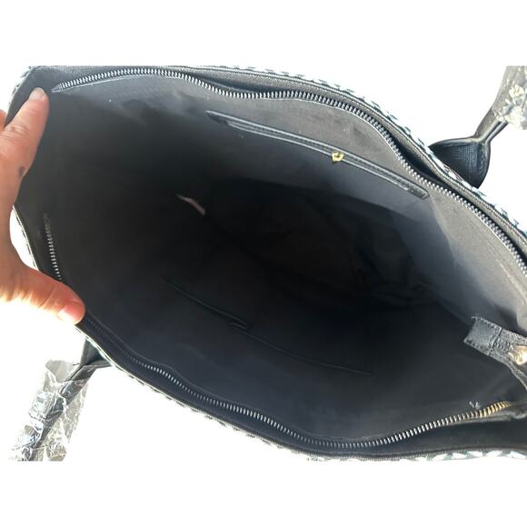 Trina Turk Optical Illusion Black & White Chevron 2 Way Tote NWT - Picture 9 of 16